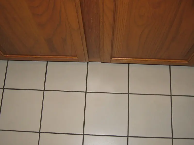 Kitchen tile and grout before
